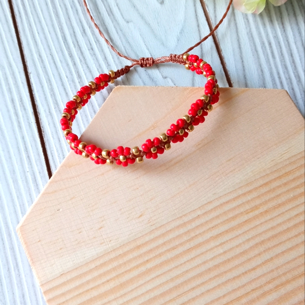 Bracelet Flower Hand Made Adjustable 8$
